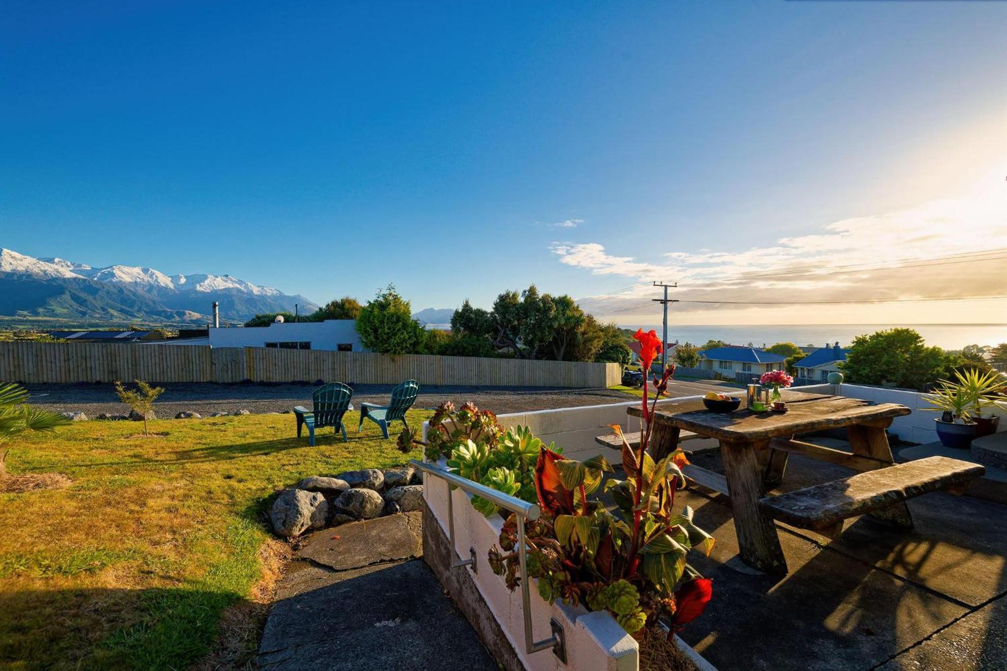 Five Palms Villa Kaikoura Exterior photo